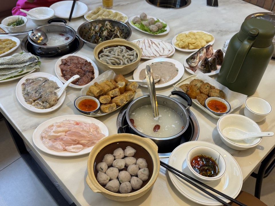 邓四姨鲮鱼十二味与粥底小火锅整桌实拍